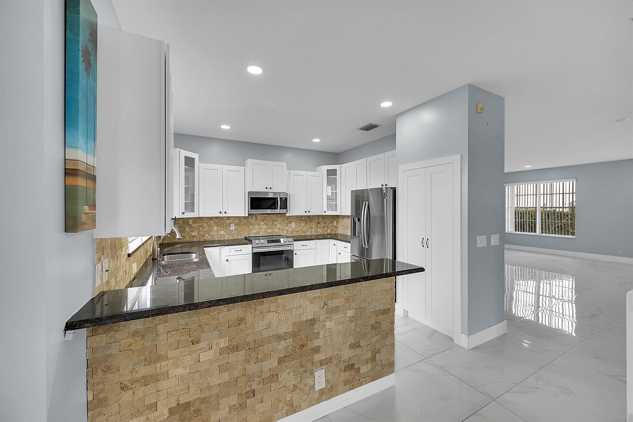 LAKE CHARLESTON TR I 3 - Residential Lease