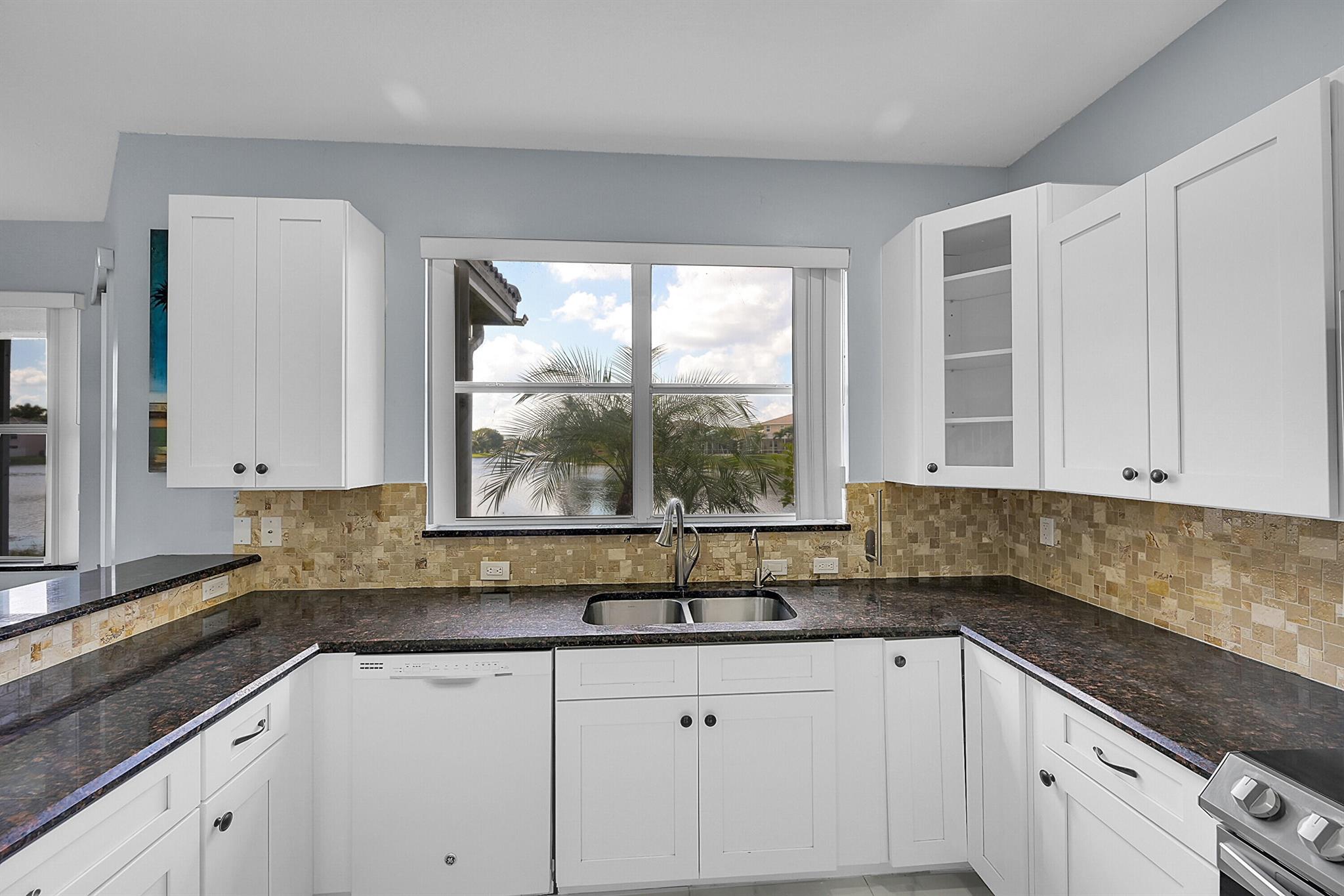 LAKE CHARLESTON TR I 3 - Residential Lease