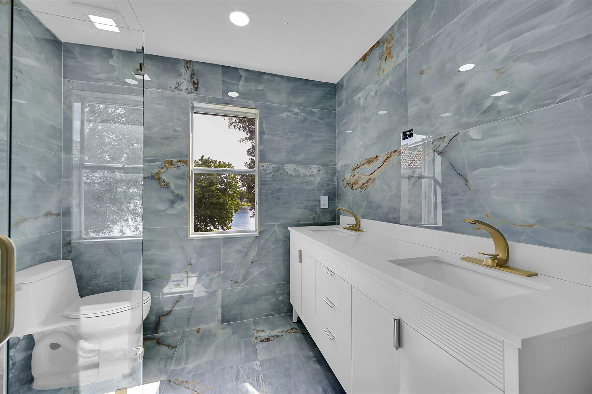 LAKE CHARLESTON TR I 3 - Residential Lease