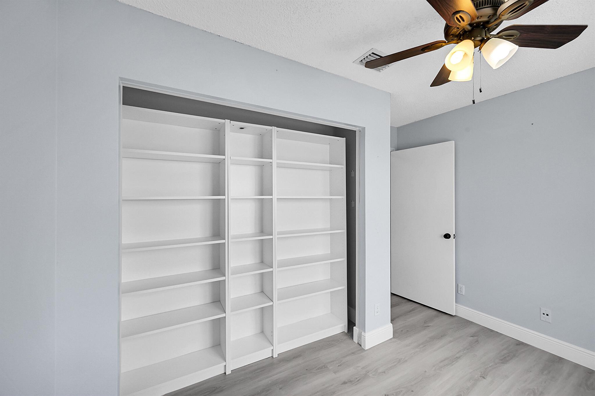 LAKE CHARLESTON TR I 3 - Residential Lease