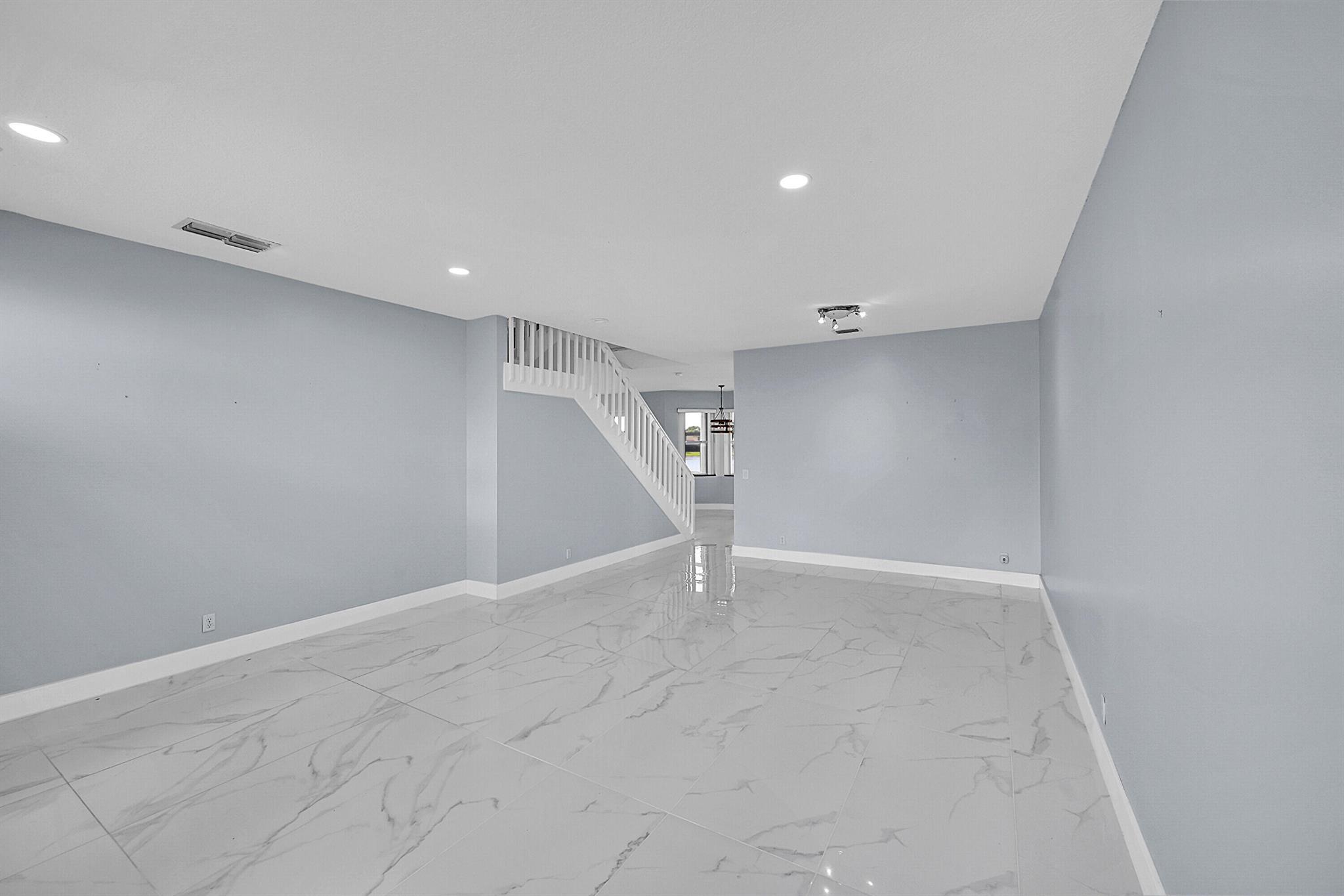 LAKE CHARLESTON TR I 3 - Residential Lease