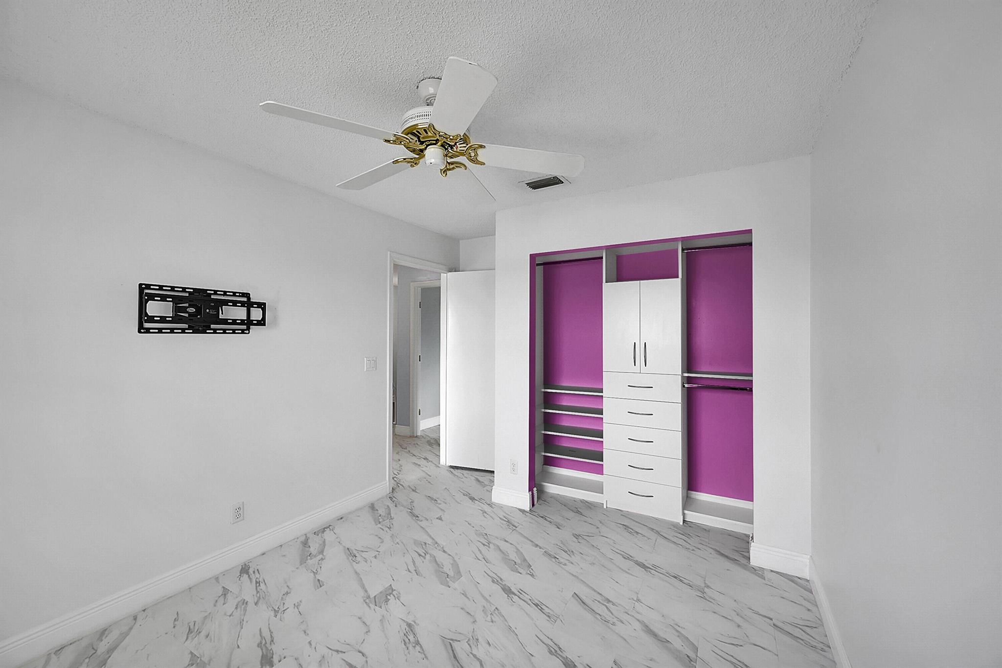 LAKE CHARLESTON TR I 3 - Residential Lease