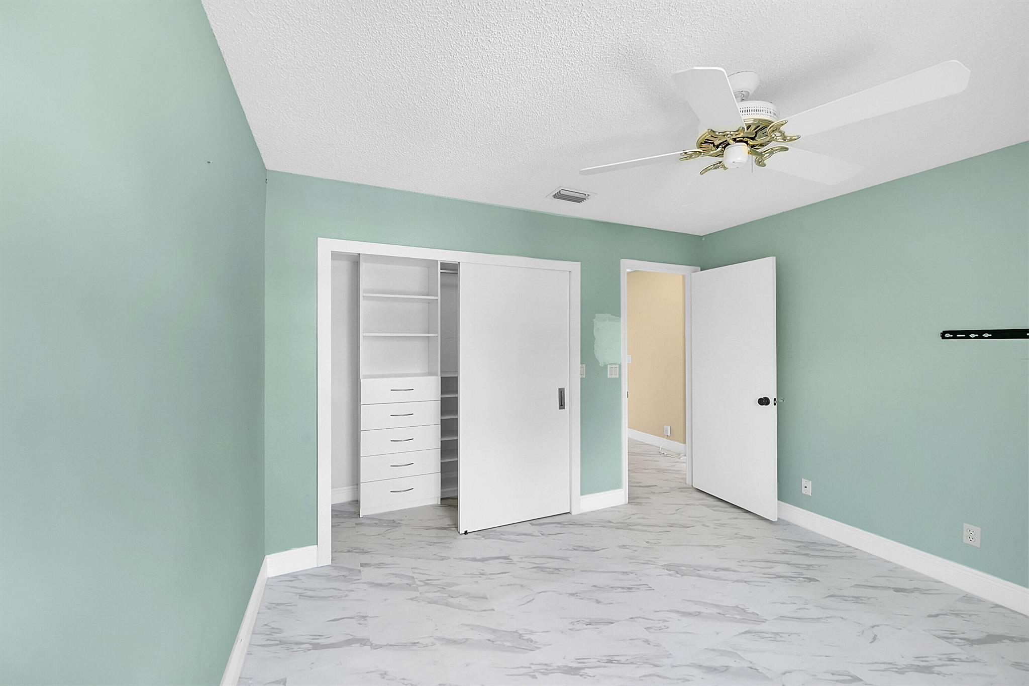 LAKE CHARLESTON TR I 3 - Residential Lease