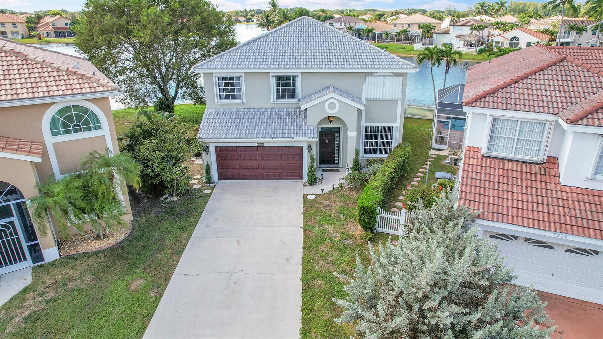 LAKE CHARLESTON TR I 3 - Residential Lease