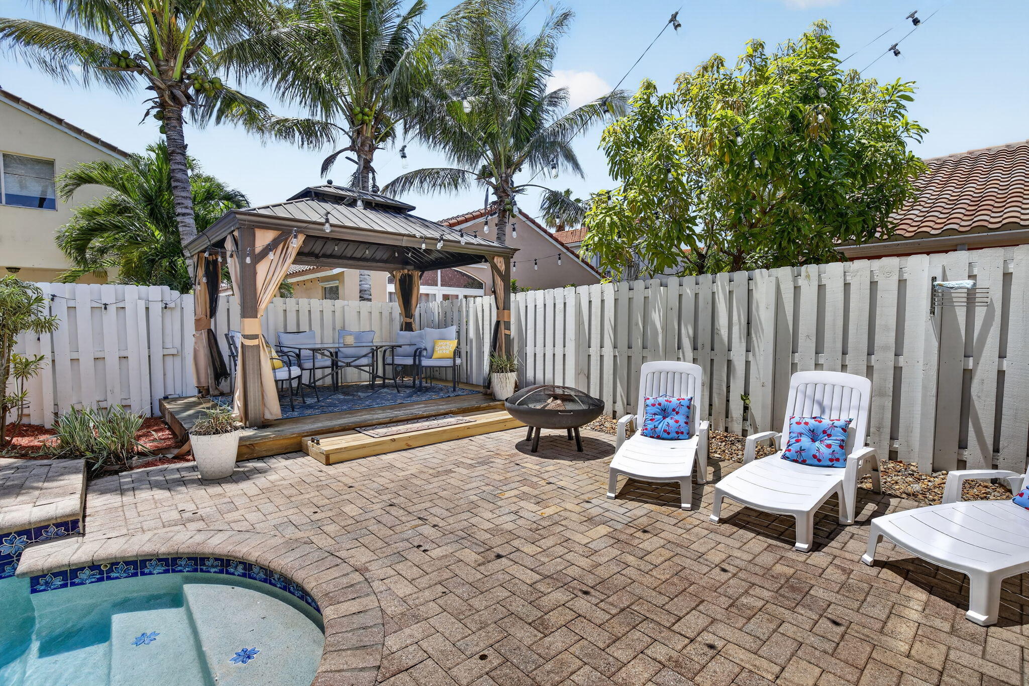 CHAPEL TRAIL II - Residential