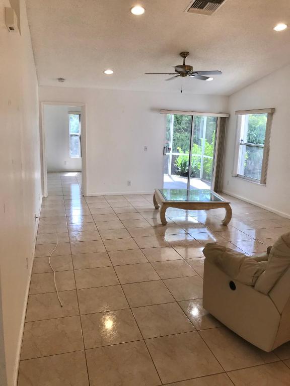 ISLAND OF RIVER BRIDGE - Residential