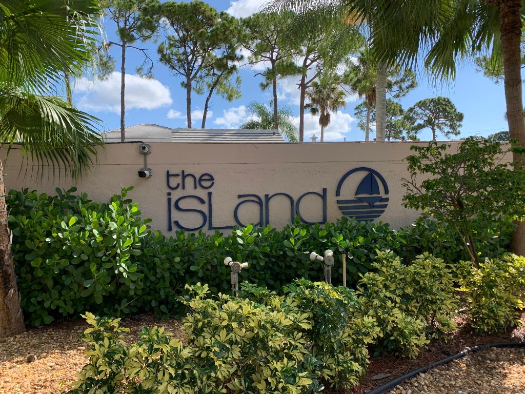 ISLAND OF RIVER BRIDGE - Residential