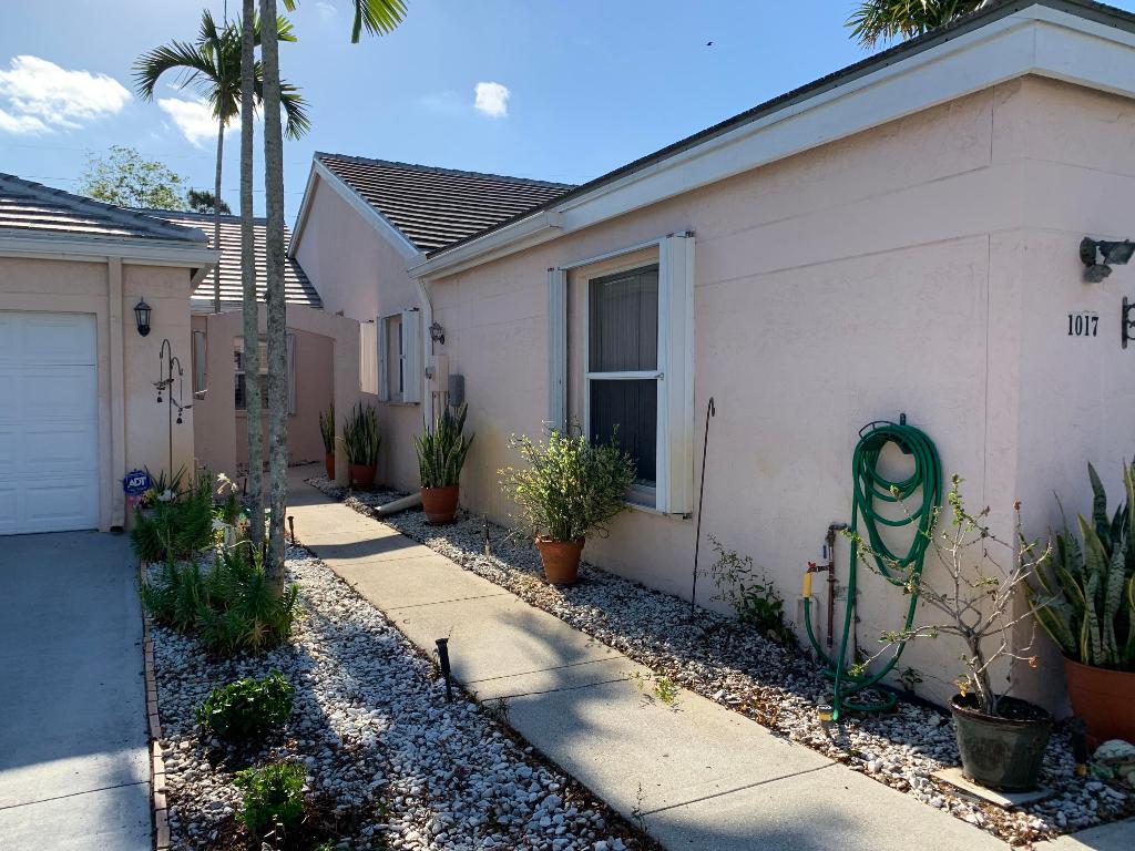 ISLAND OF RIVER BRIDGE - Residential