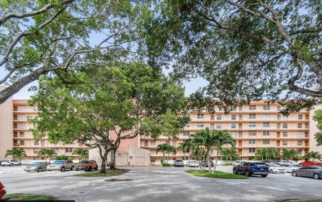 Photo of 14623 Bonaire Boulevard #605, Delray Beach, FL 33446 (MLS # R11167304)