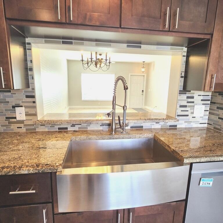 9835 NW 57th Manor
