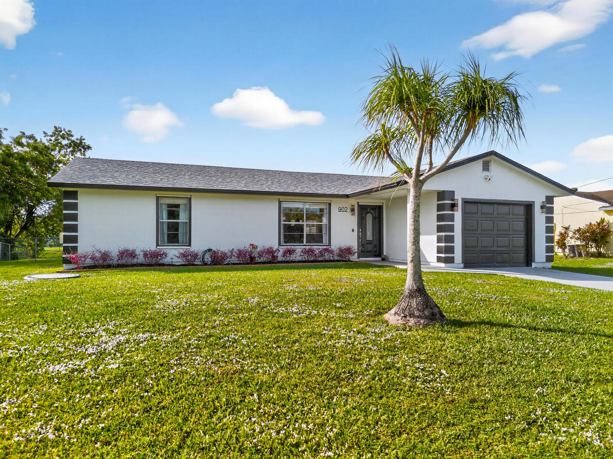 902 SW Dalton Avenue