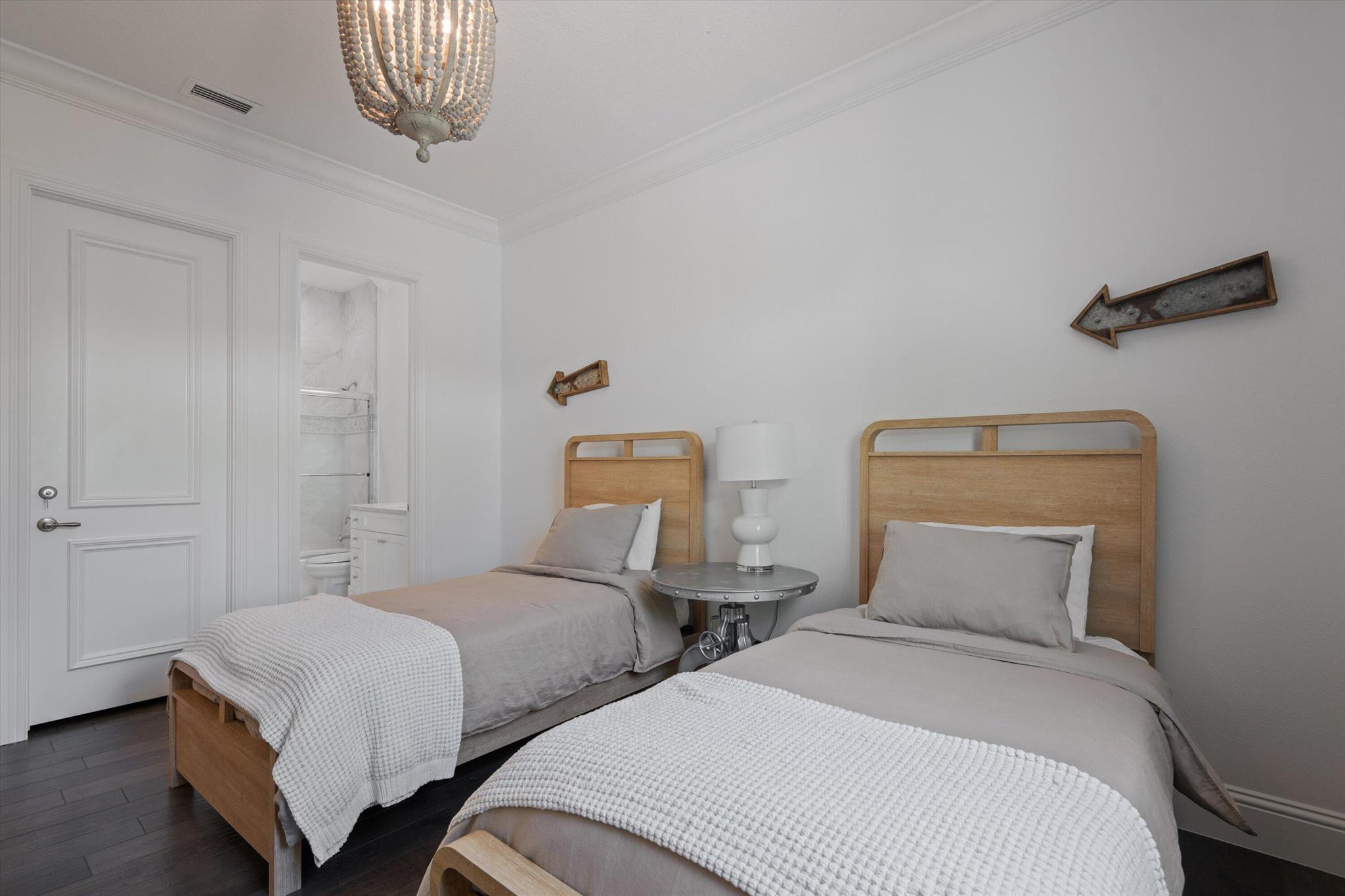 MIZNER ESTATES OF PALM BEACH POLO & COUN - Residential Lease