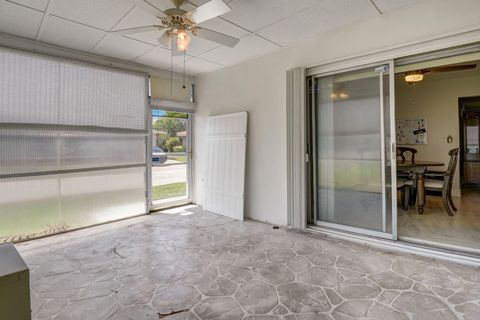 Single Family Residence in Tamarac FL 5012 51st Ct 23.jpg