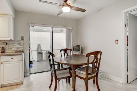 Single Family Residence in Tamarac FL 5012 51st Ct 15.jpg