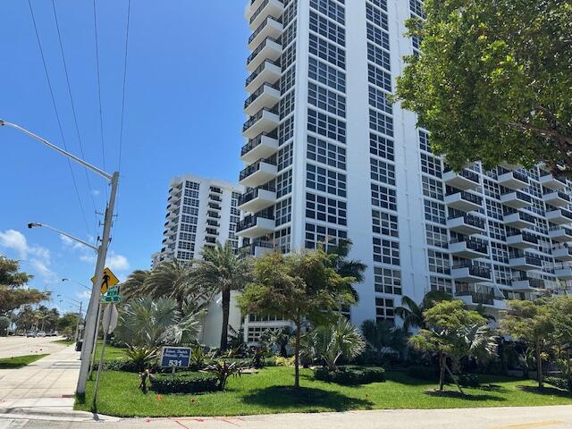 SILVER THATCH ATLANTIC PLAZA - Residential