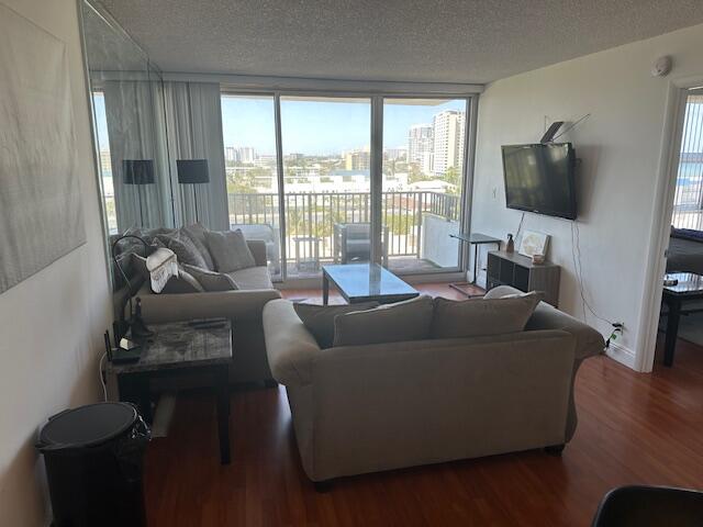 SILVER THATCH ATLANTIC PLAZA - Residential