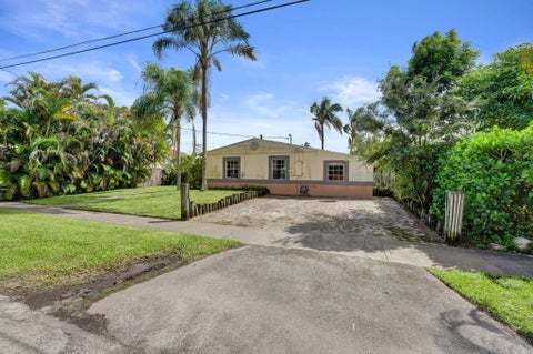 Tiny photo for 2714 SCOTT Street, Hollywood, FL 33020 (MLS # B26087274)