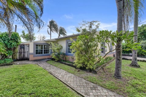Tiny photo for 2714 SCOTT Street, Hollywood, FL 33020 (MLS # B26087274)