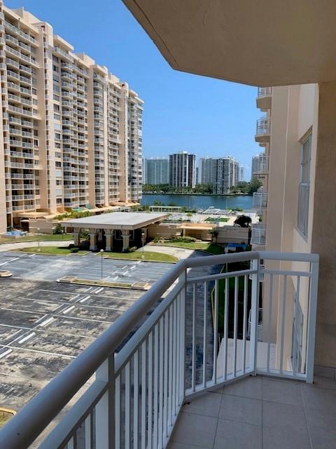 Del Prado - Residential
