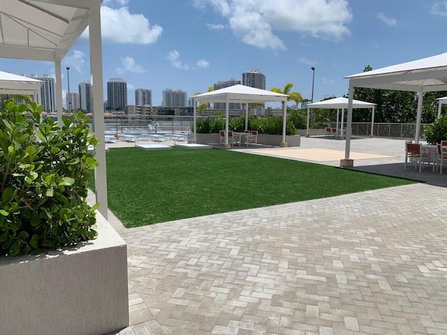 Del Prado - Residential