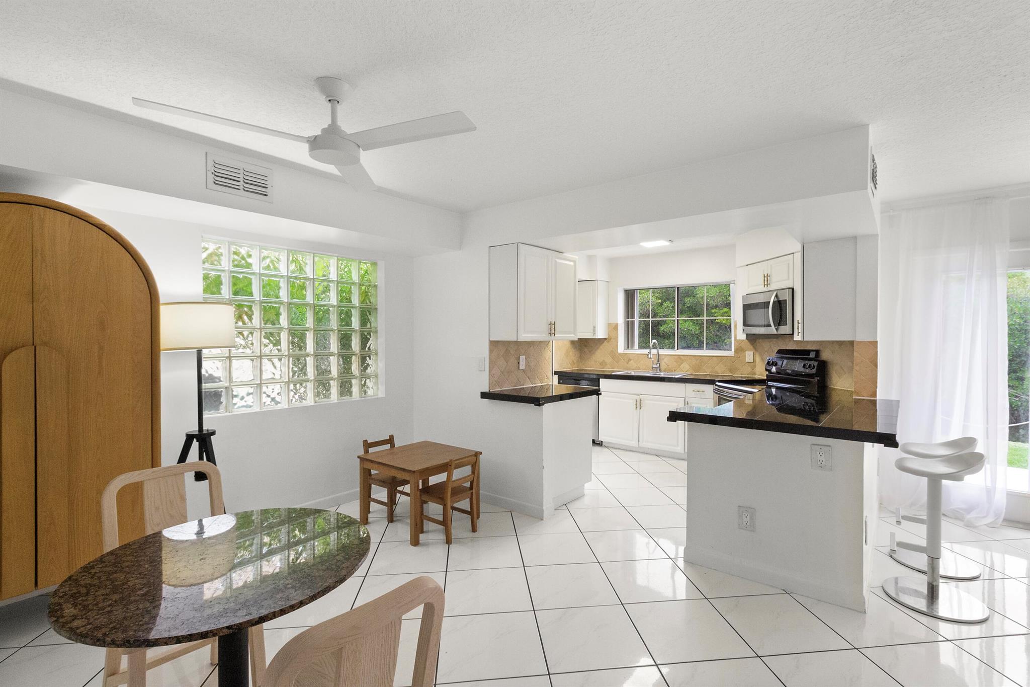 U S LEND LEASE PLAT NO ON - Residential