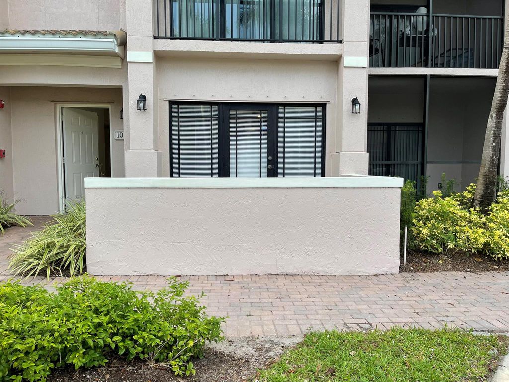 Photo of 2801 Sarento Place #108, Palm Beach Gardens, FL 33410 (MLS # R10986502)