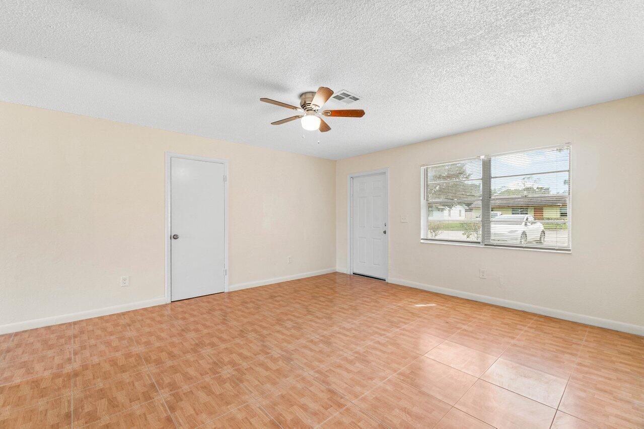 Gulfstream Apartments - Residential Lease