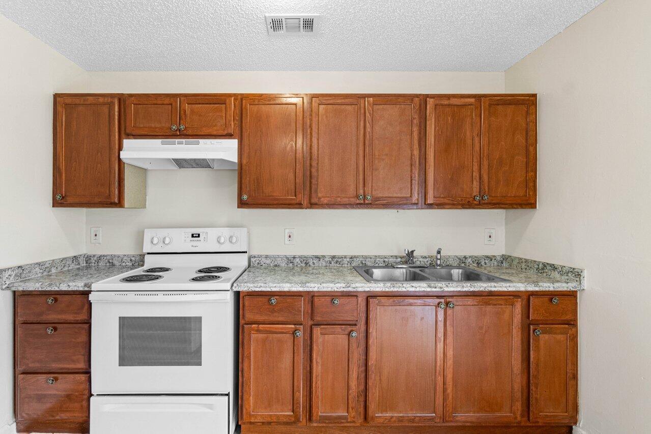 Gulfstream Apartments - Residential Lease