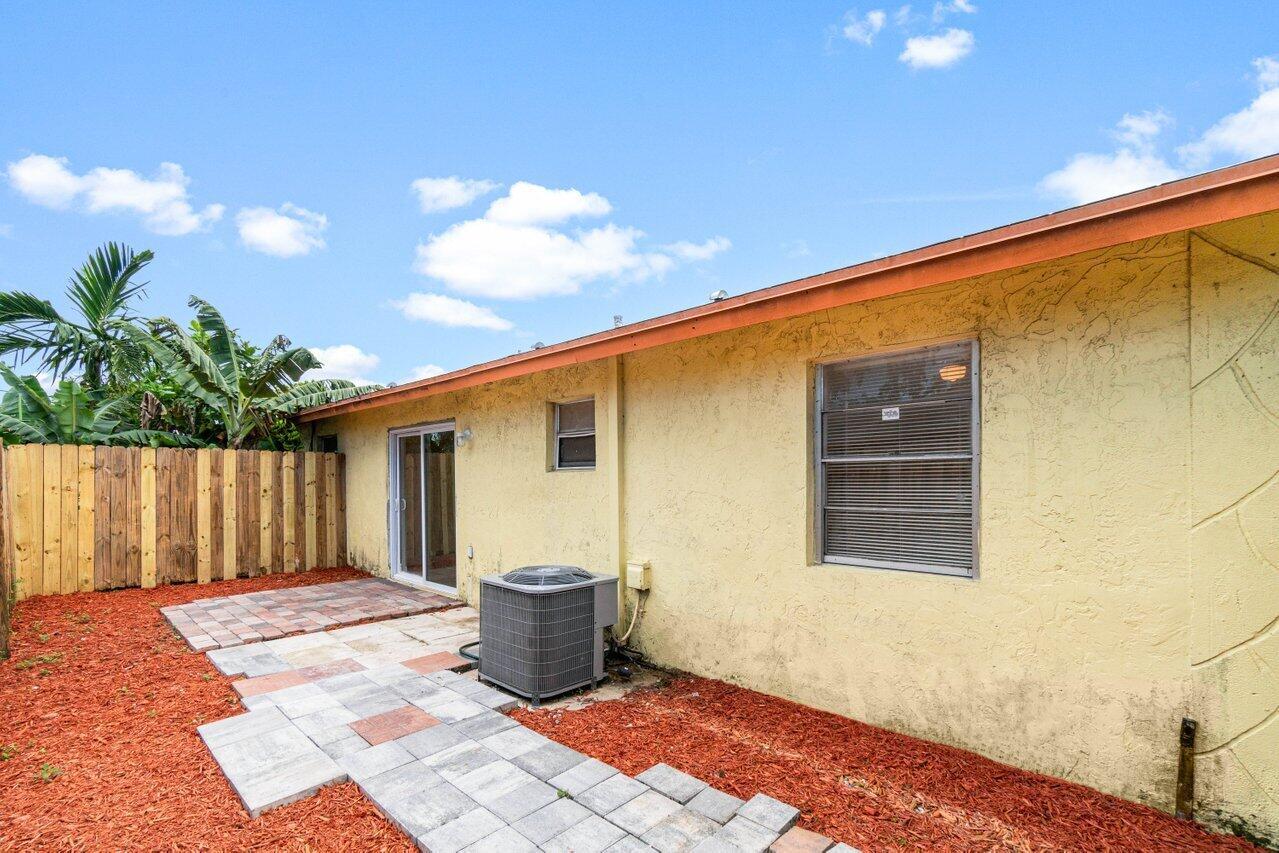 Gulfstream Apartments - Residential Lease