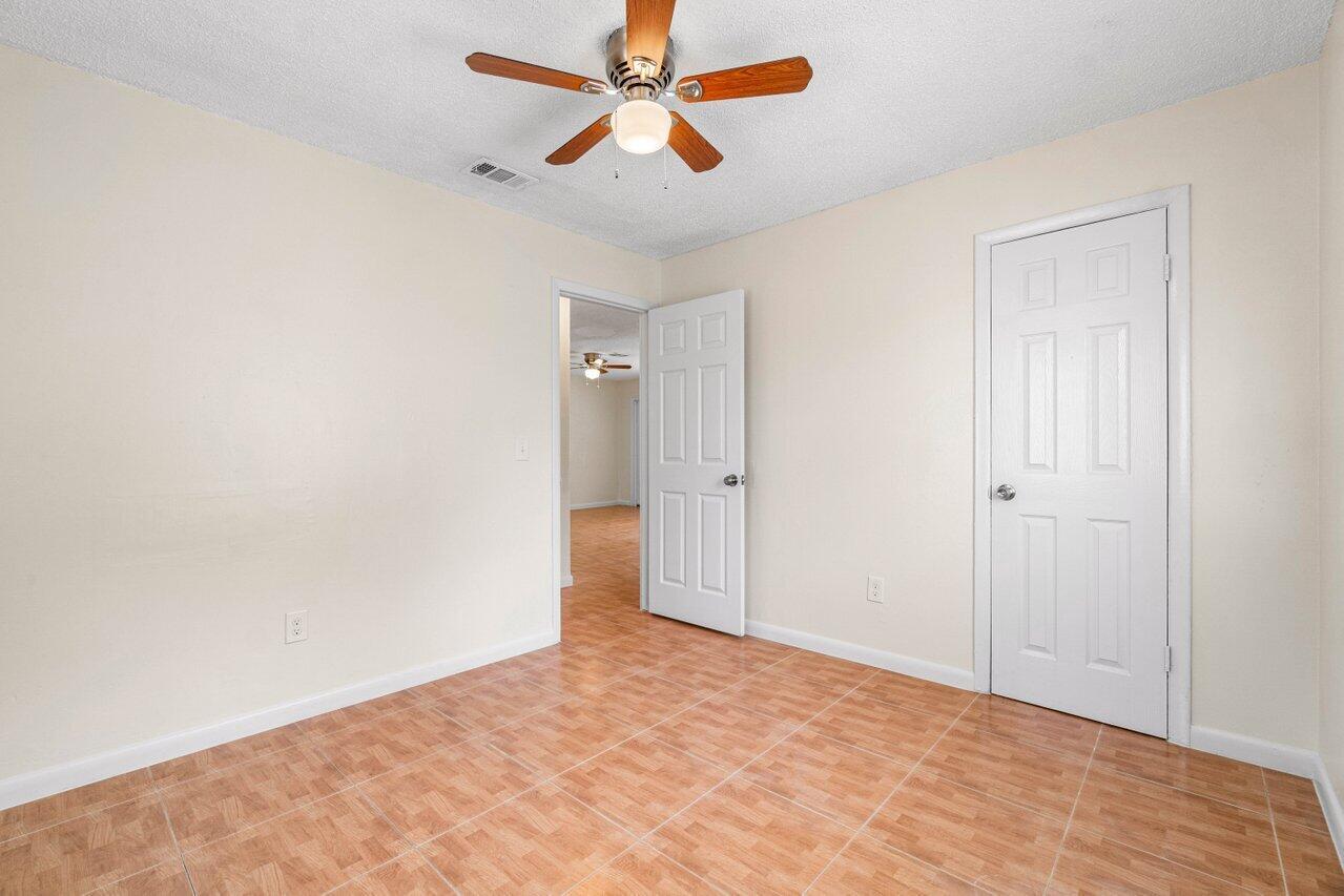 Gulfstream Apartments - Residential Lease
