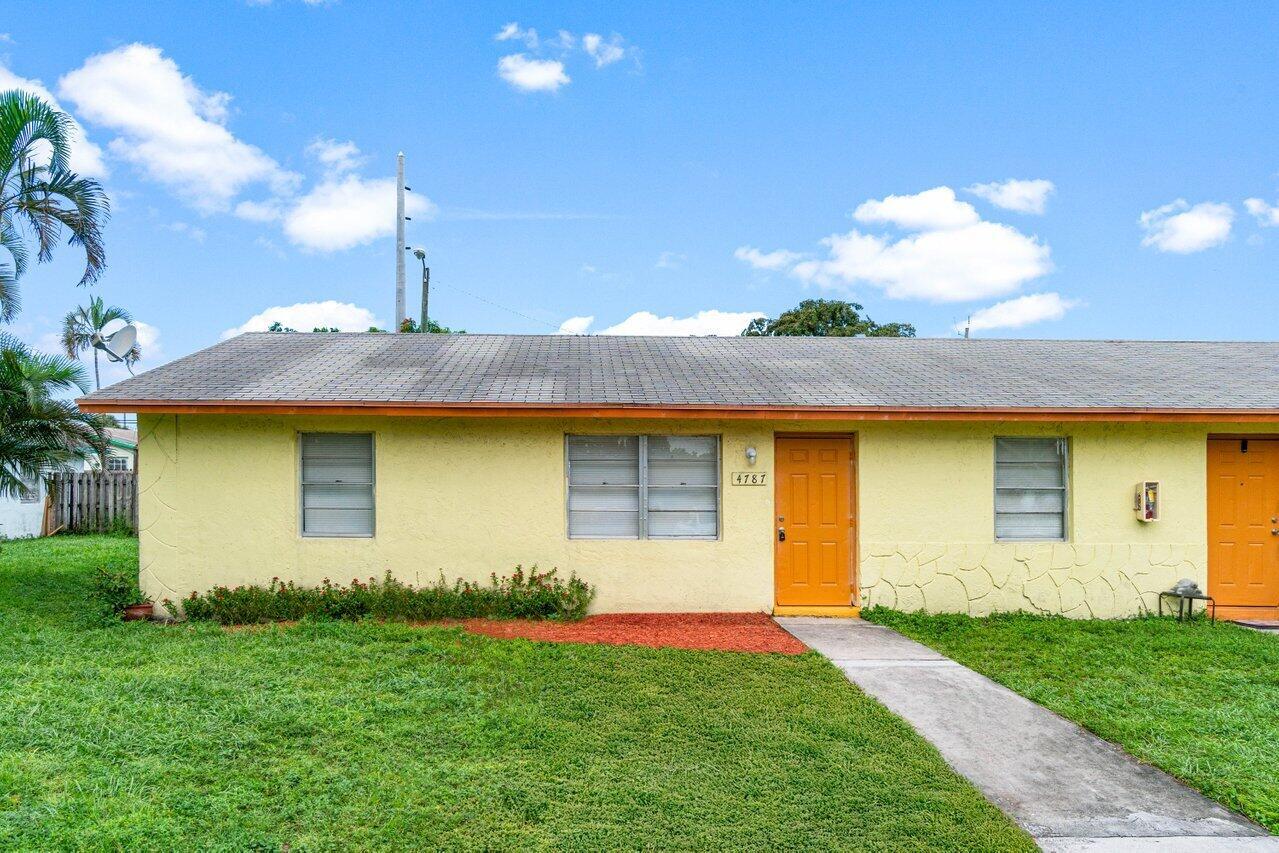 NEWLY RENOVATED - MASSIVE PRIVATE FENCED IN BACK YARD - GREAT LOCATION - NO HOA! This spacious 2 bedroom villa is nicely located just 4.5 miles from Lake Worth Beach! Close to churches and great schools, and a short drive to downtown West Palm Beach, Palm Beach International Airport and Palm Beach Proper! This unit has tile floors, spacious bedrooms, good closet space and an abundance of natural light. The community is very quiet and being improved continuously. This is an extremely versatile space with plenty of parking and a massive private, fenced in yard.