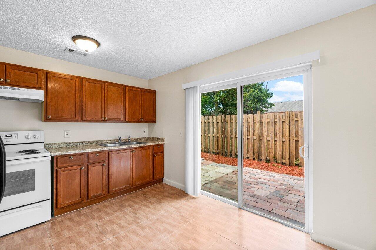 Gulfstream Apartments - Residential Lease