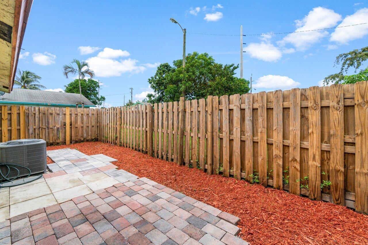 Gulfstream Apartments - Residential Lease