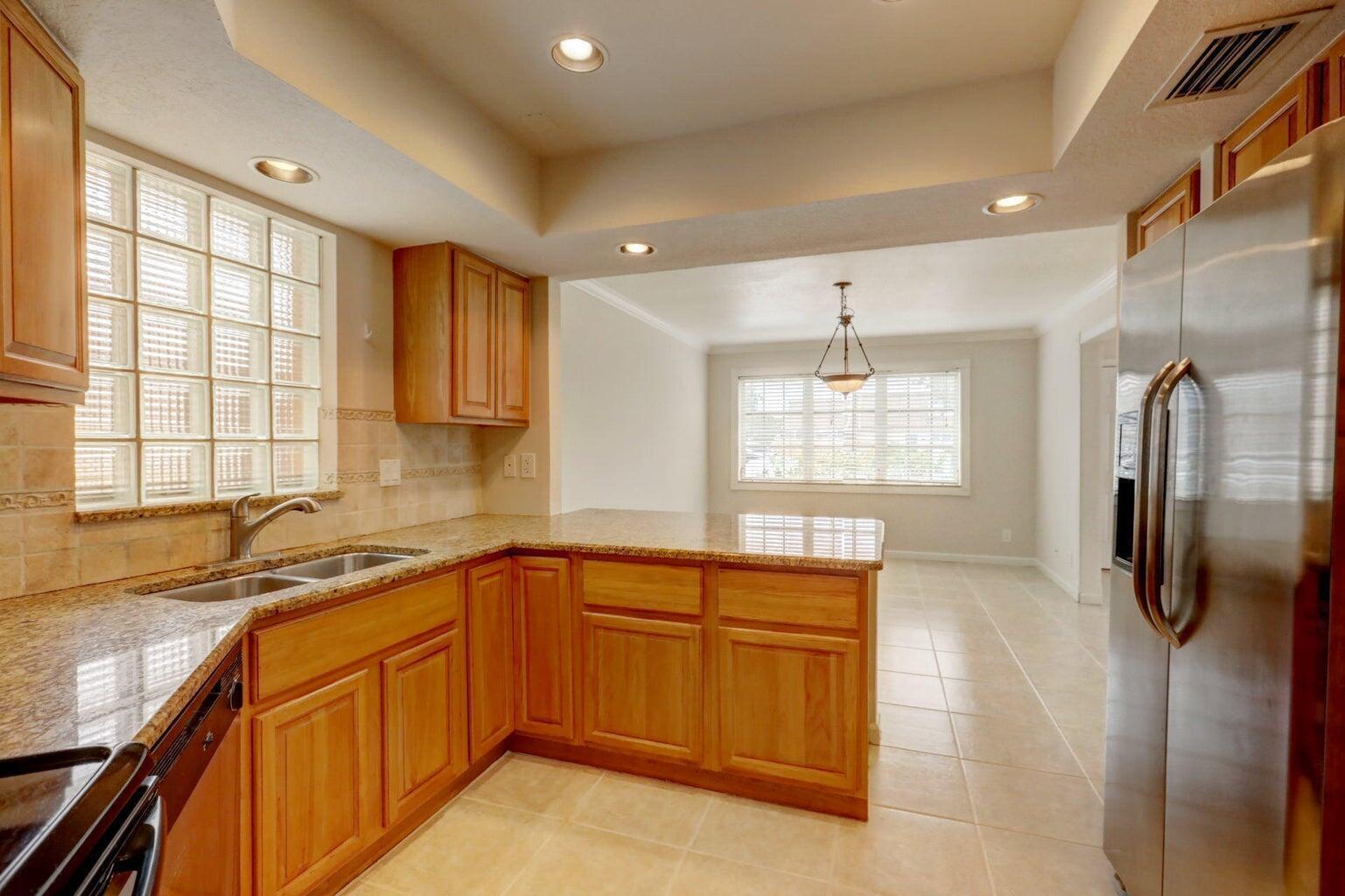 WINCHESTER COURT - Residential