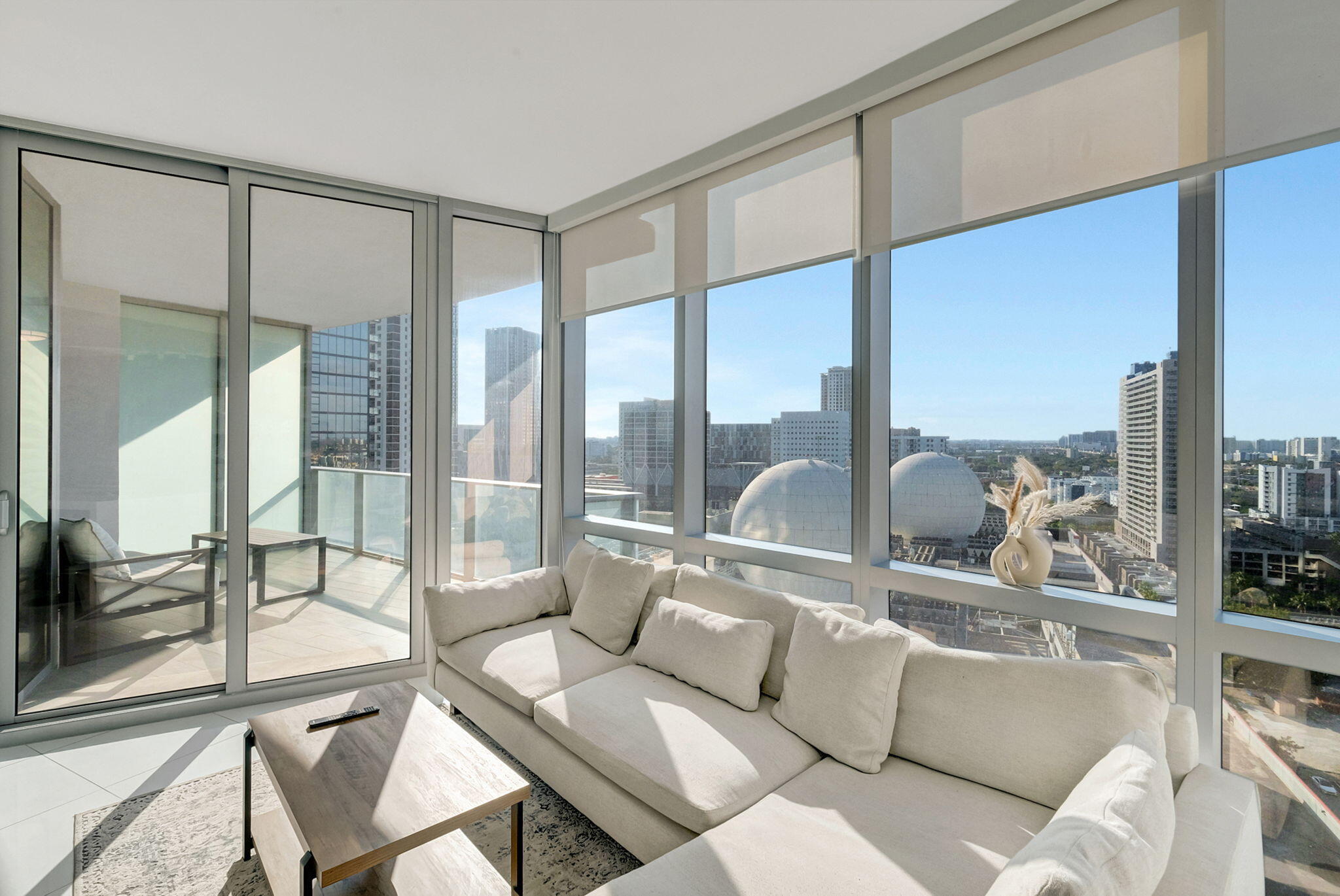 851 NE 1st Avenue 1604