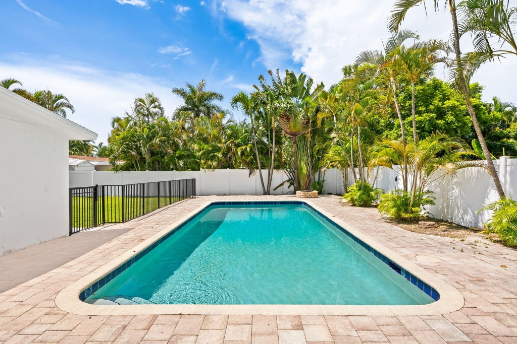 Photo of 413 NE 25TH Avenue, Pompano Beach, FL 33062 (MLS # B26079257)