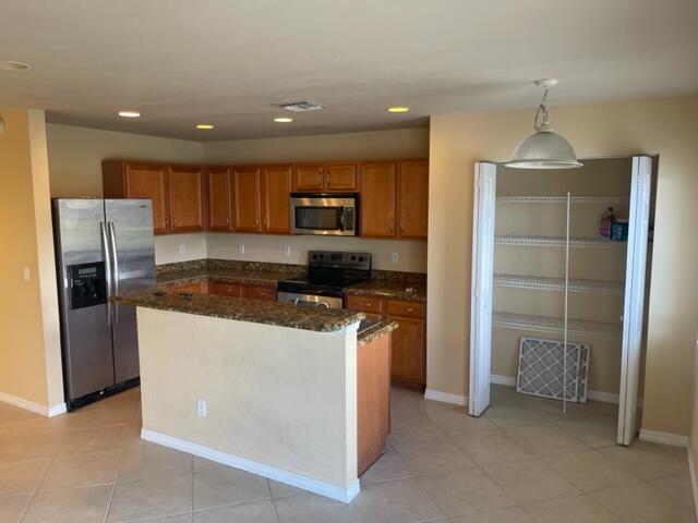 THIRD REPLAT OF PORTOFINO ISLES - Residential Lease