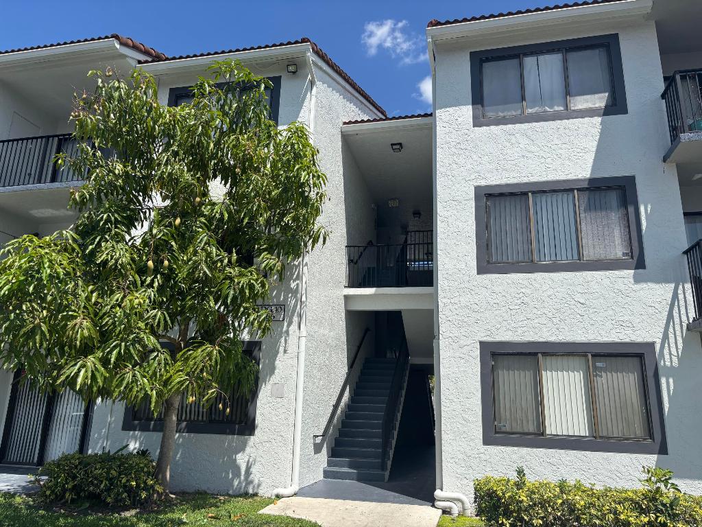 VISCONTI CONDOMINIUMS - Residential