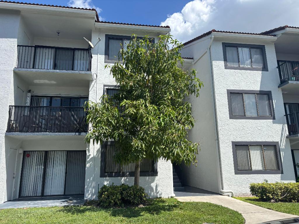 VISCONTI CONDOMINIUMS - Residential