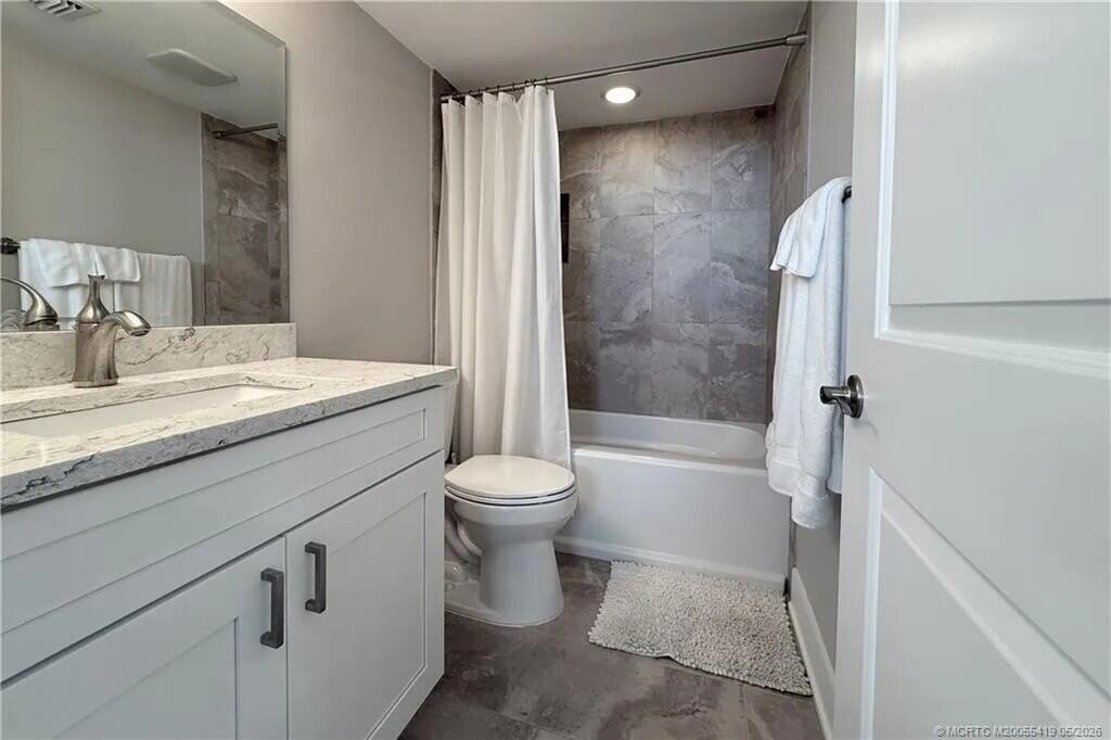 CIRCLE BAY YACHT CLUB CONDO - Residential