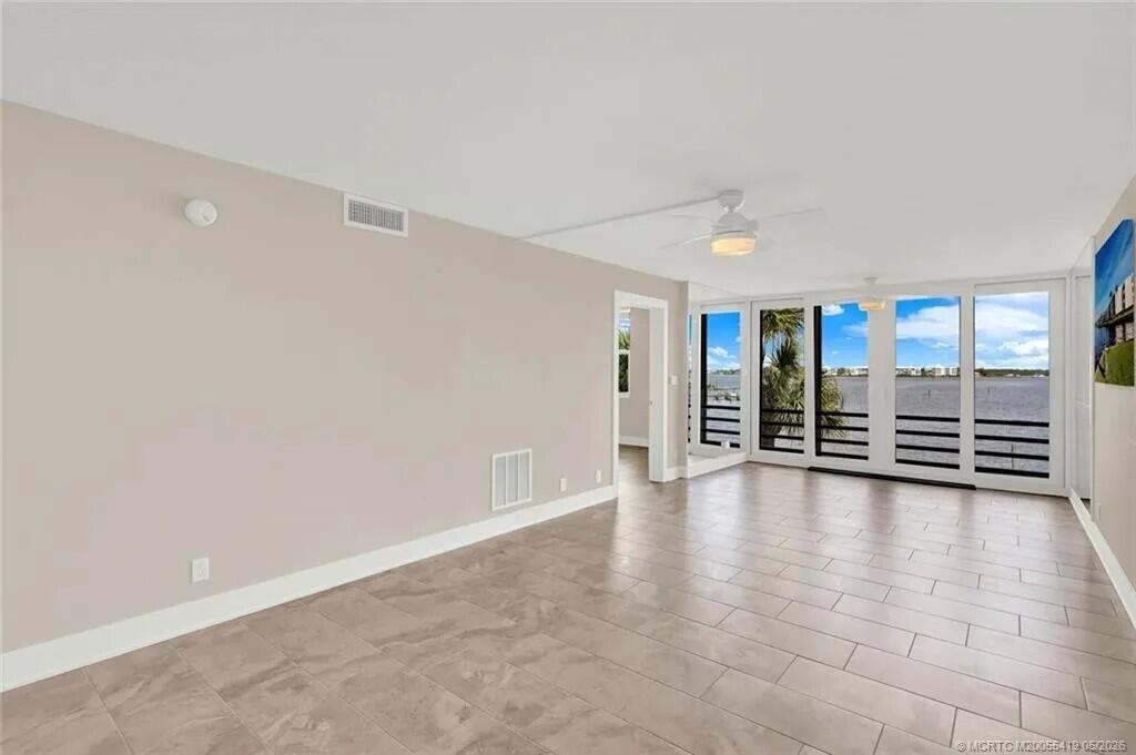 CIRCLE BAY YACHT CLUB CONDO - Residential
