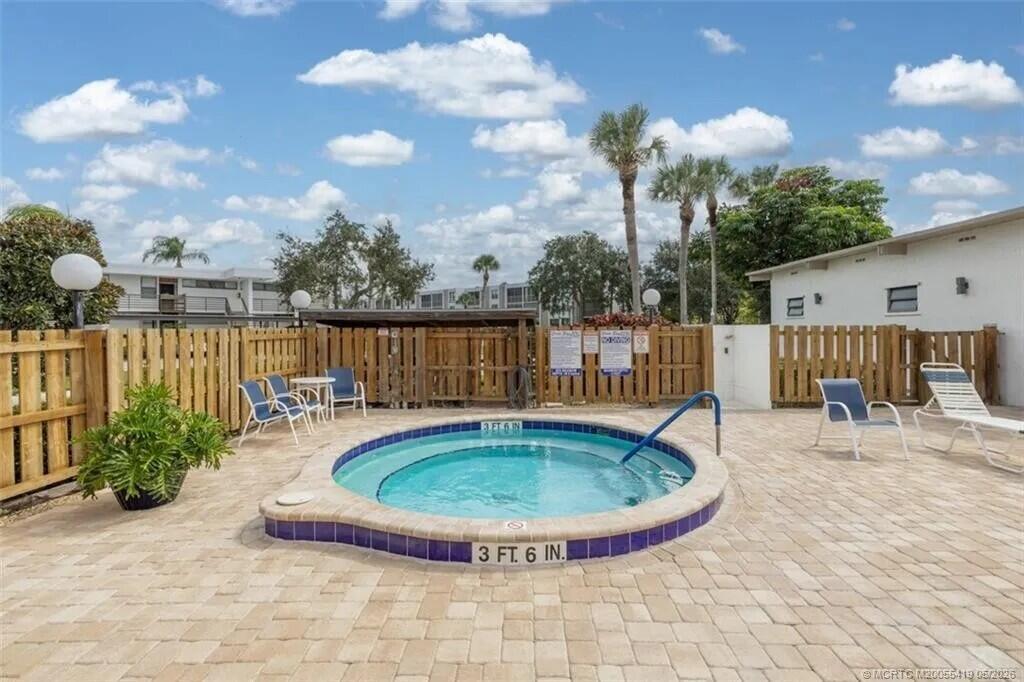 1950 SW Palm City Road 14-305