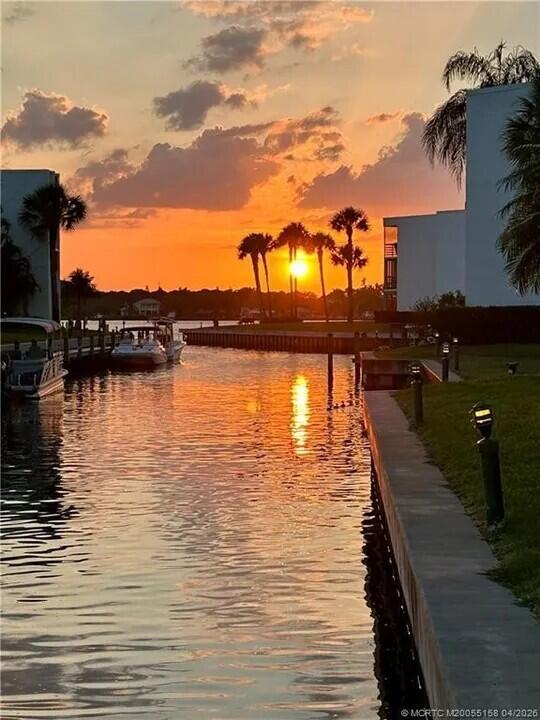CIRCLE BAY YACHT CLUB CONDO - Residential
