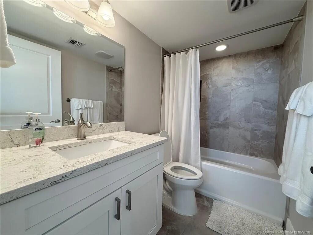 1950 SW Palm City Road 14-305