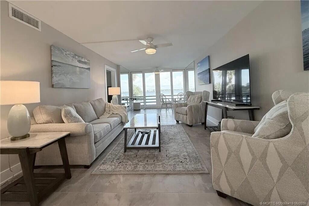 CIRCLE BAY YACHT CLUB CONDO - Residential