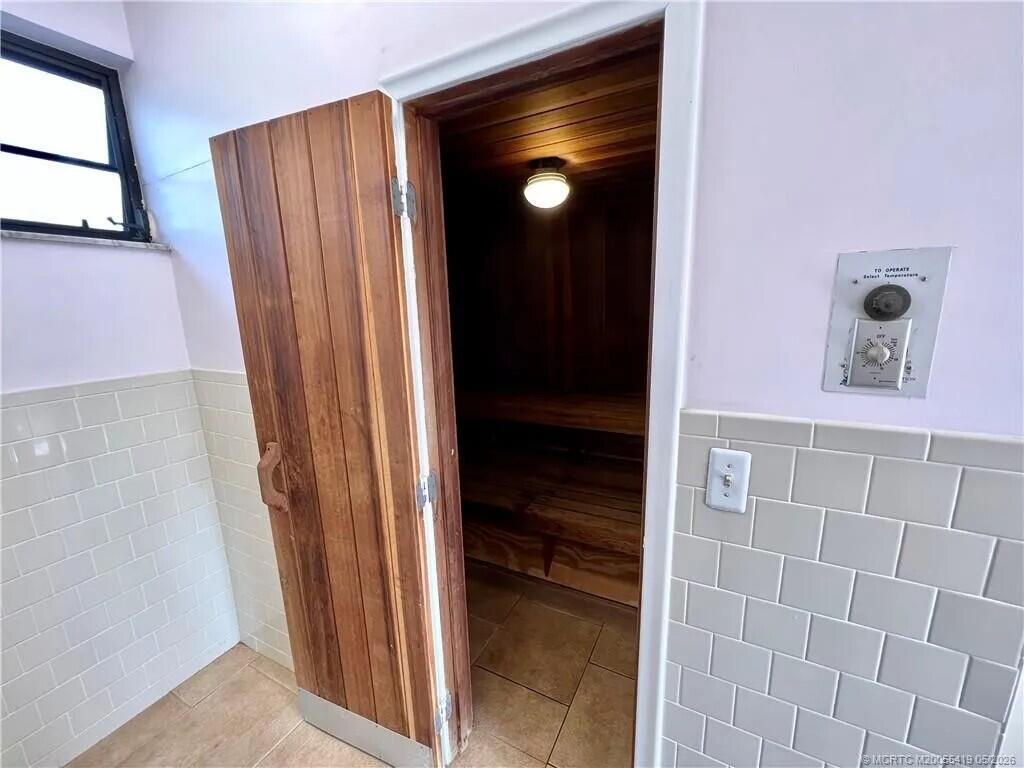 CIRCLE BAY YACHT CLUB CONDO - Residential