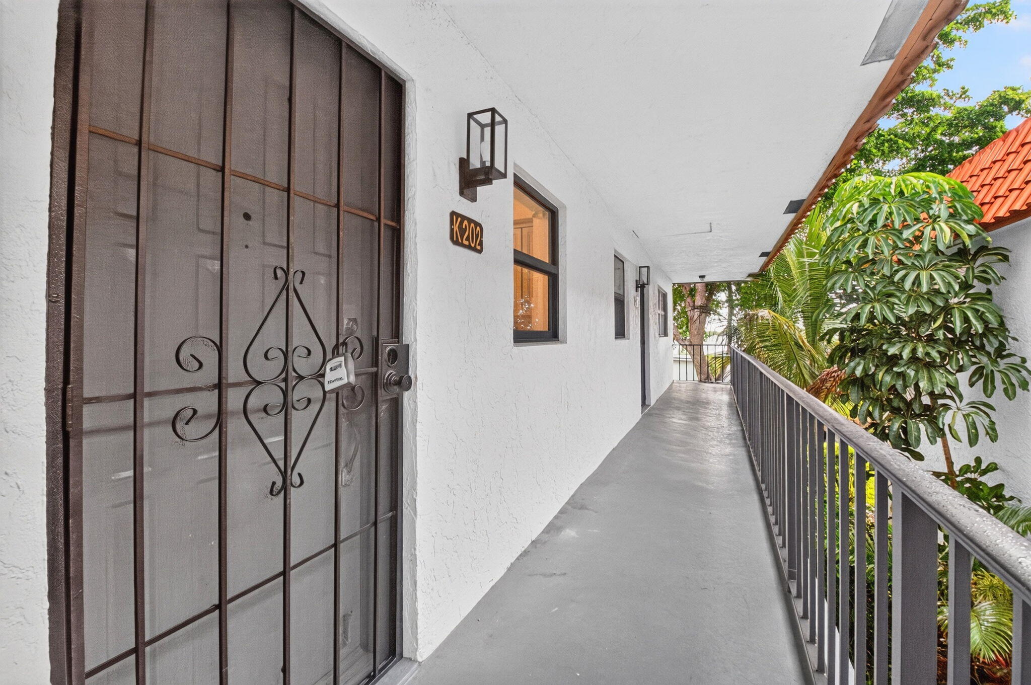 View photos, virtual tours, details... 2121 W WOOLBRIGHT Road K202