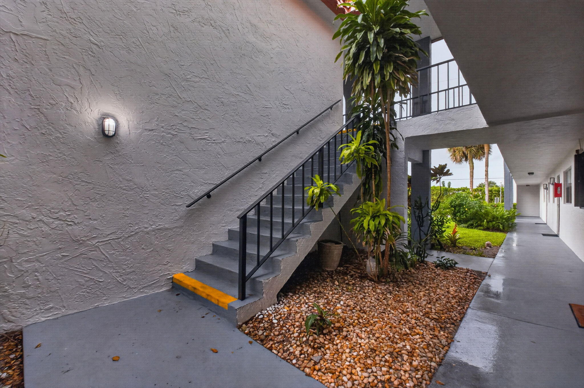 View photos, virtual tours, details... 2121 W WOOLBRIGHT Road K202