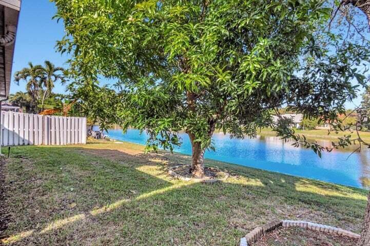 Boca Springs - Residential