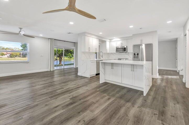 Boca Springs - Residential